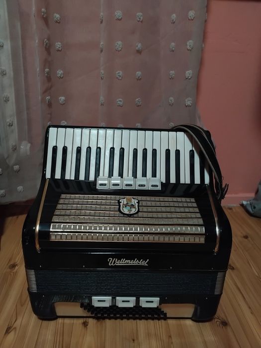 Продавам weltmeister 60 баса