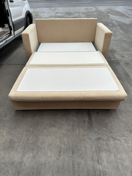 Разтегателен диван