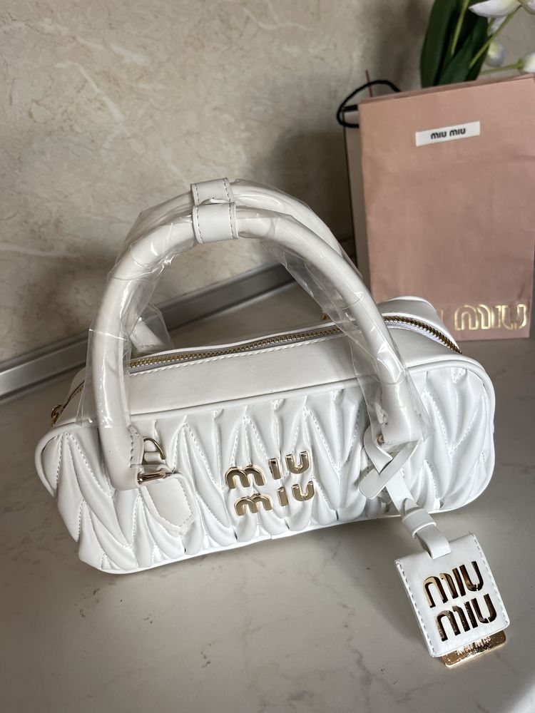 Чанта Miu Miu Arcadi бяла