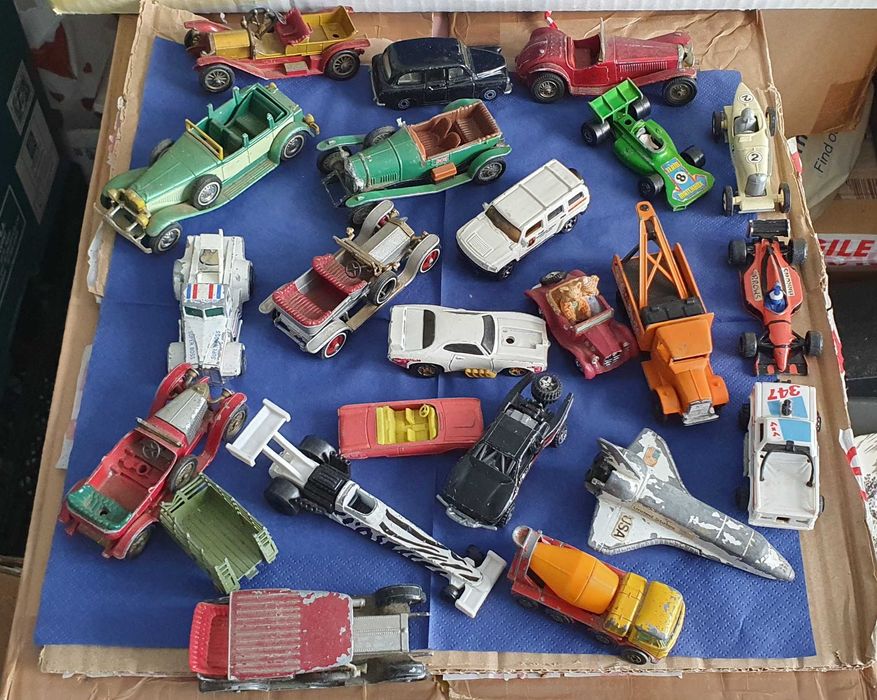 Matchbox и други ретро колички, играчки и модели