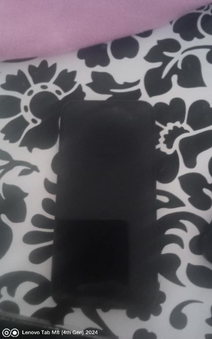 IPhone 12 de culoare negru