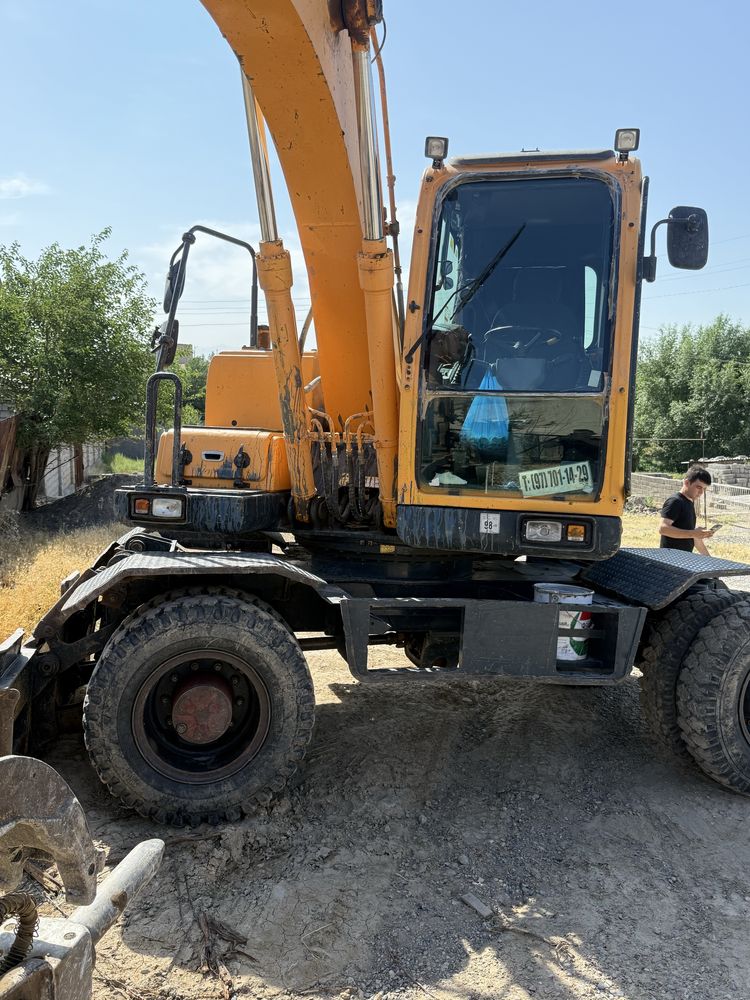 Хундай 140w сотилади