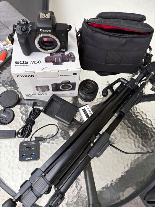 Canon M 50 mirroless camera