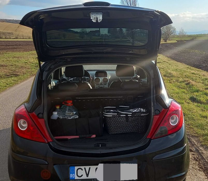 Opel Corsa D, 1.4 benzina, 2 usi