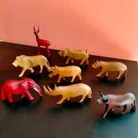 Колекция най различни фигурки от  дърво  Африканско звери