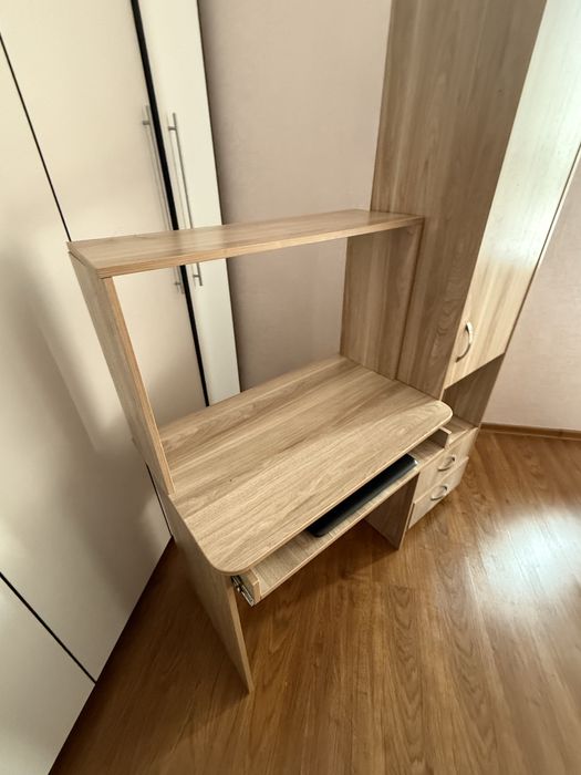 Компьтерный столик с отдельным шкафом