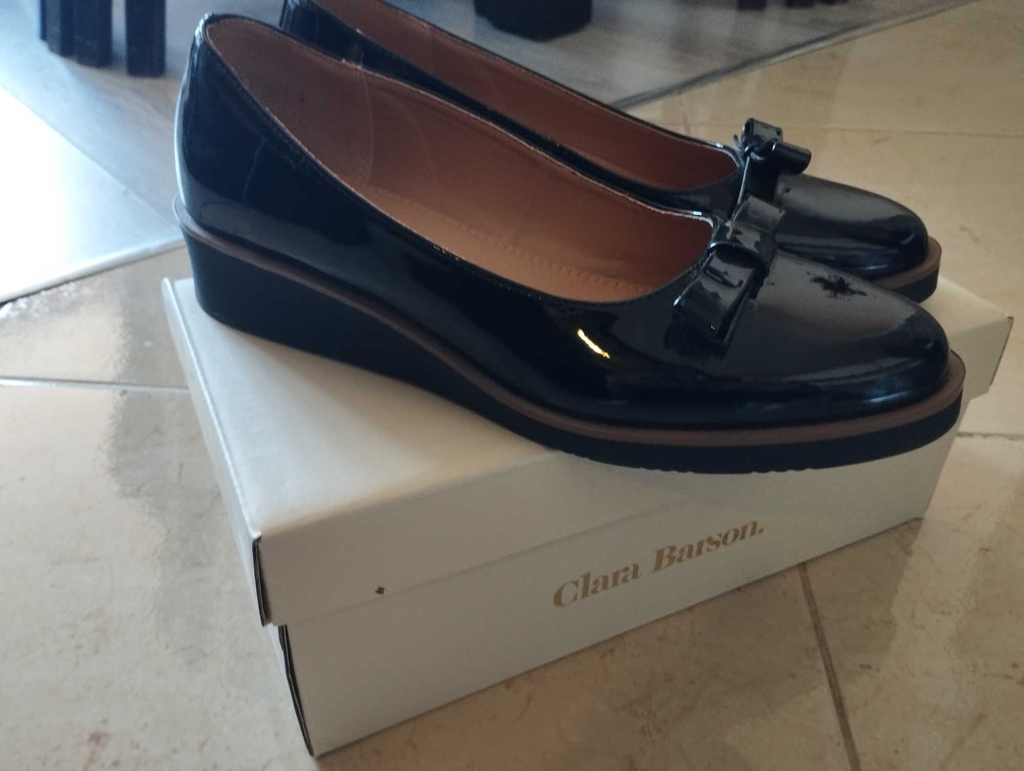 Ежедневни и удобни обувки Clara Barson CCC