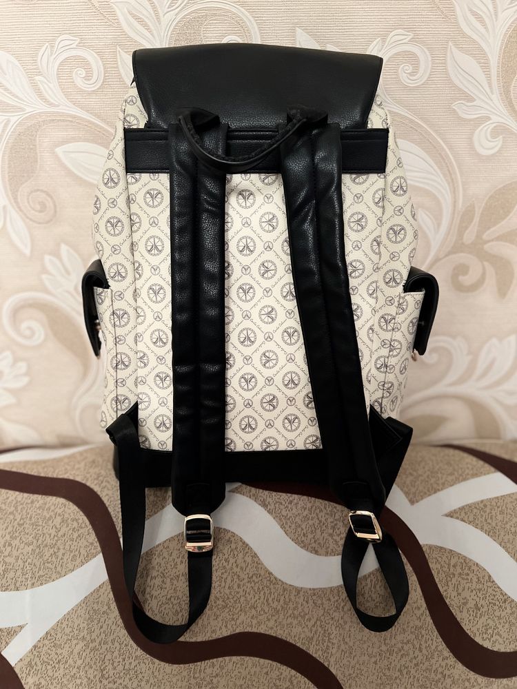 Рюкзак женский CARLO COLUCCI Backpack