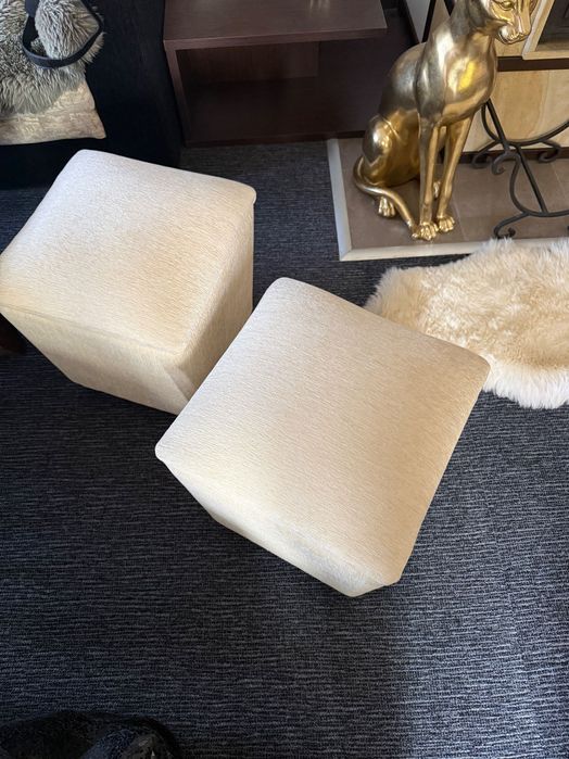 2 броя големи табуретки