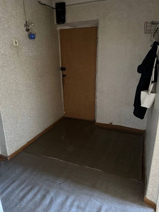 3 комнатная в Ангрене, 5йкэ квартал центр города.