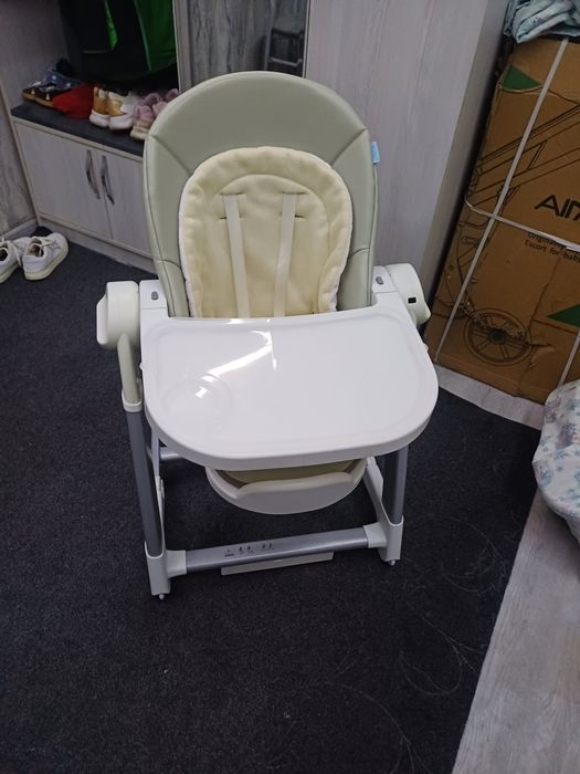 Продаётся фирменный 2в1 кормления стульчик и шезлонг
