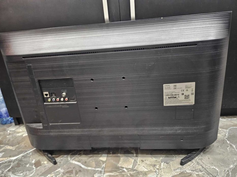 Televizor LED LG 81 cm/ Netflix / Youtube + suport perete