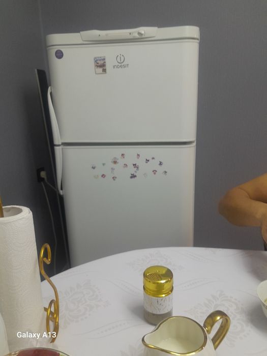 Холодильник белый индезит