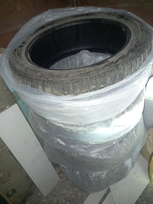 Продаются шины R-18/235/45 Formula ice