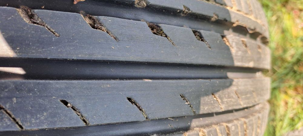 Джанти с гуми 175/65/14 от FORD FIESTA 1.2I 60 К.С  2009-2013Г.