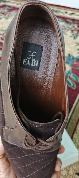 Туфлик  Маде: Италя кам кийилган