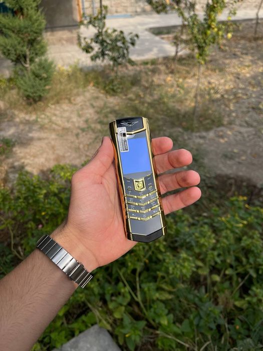 Абсалютно новые телефоны Vertu Signature.  [2025]