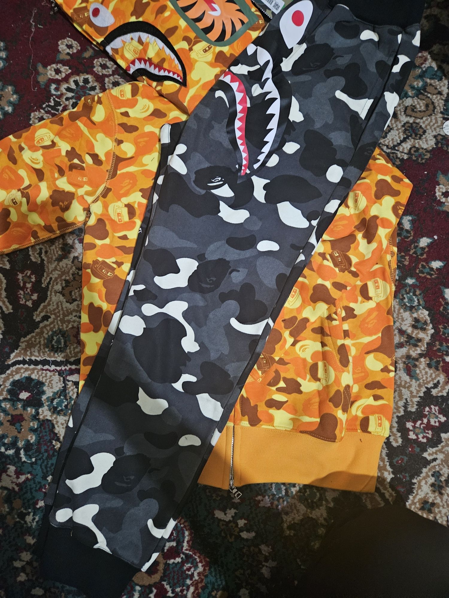 Bape 2xl xudi bilan ishtoni