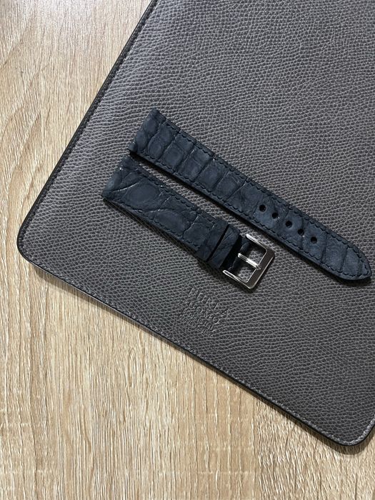 Curea de lux din piele de crocodil lucrata in totalitate manual