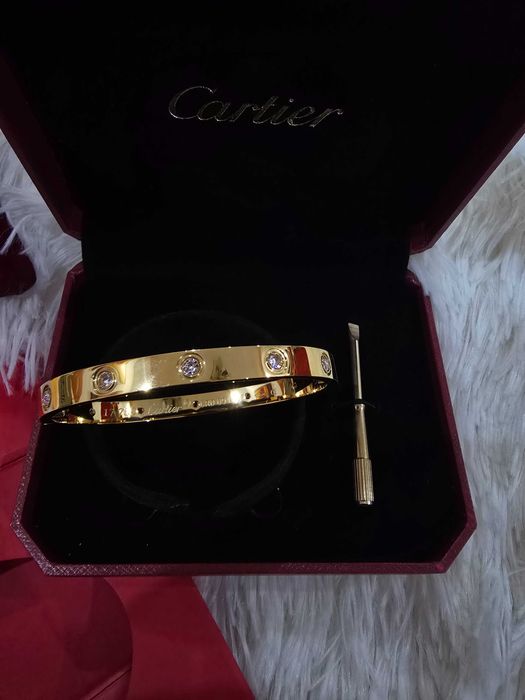 Bratara Cartier, noua