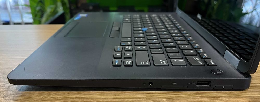 DELL Latitude 7470. Core i5 6300U 2.4/3.0 GHz. 8/256 GB. 14'' FHD IPS