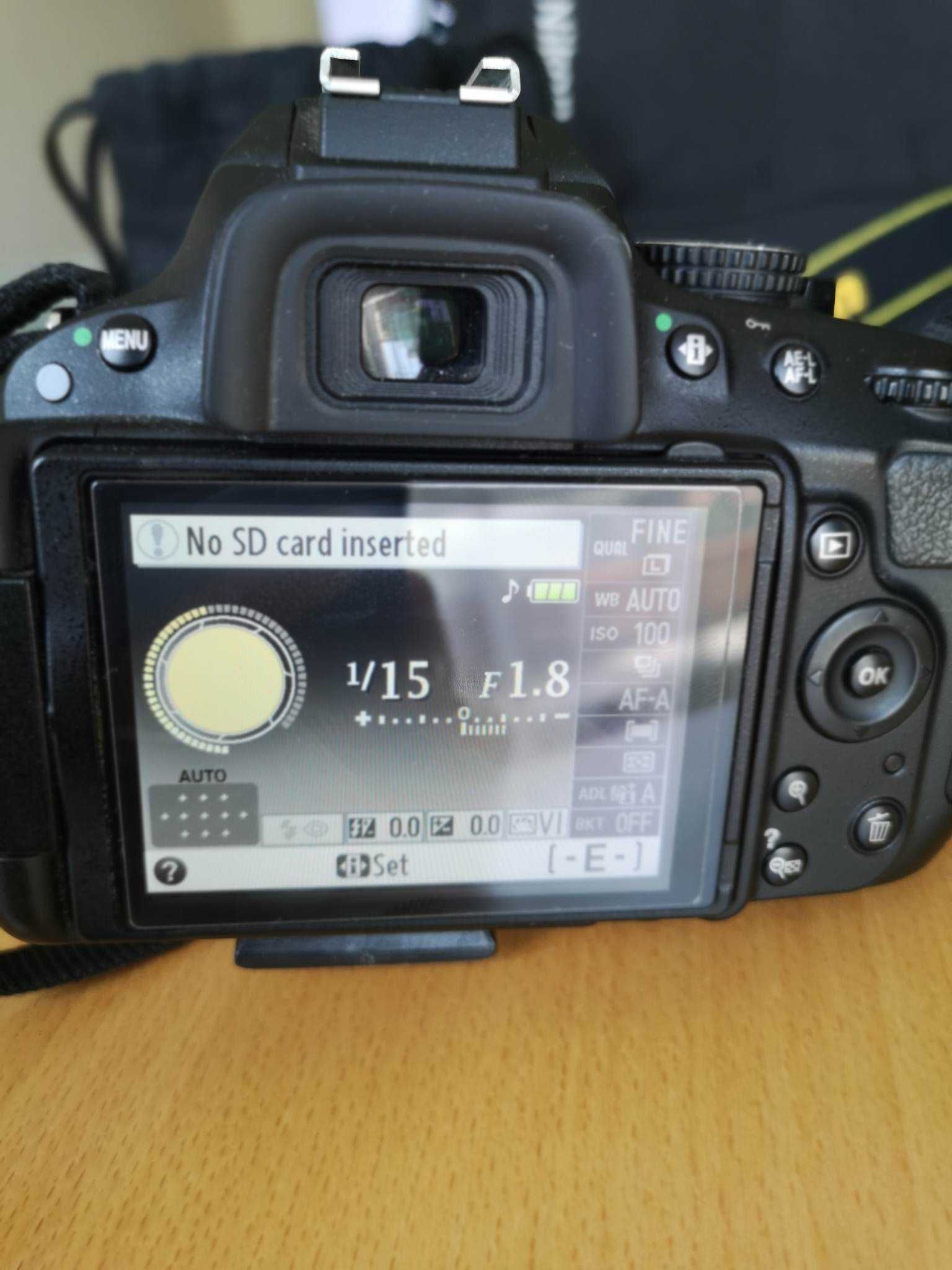 Nikon D5100 с 3 обектива и аксесоари