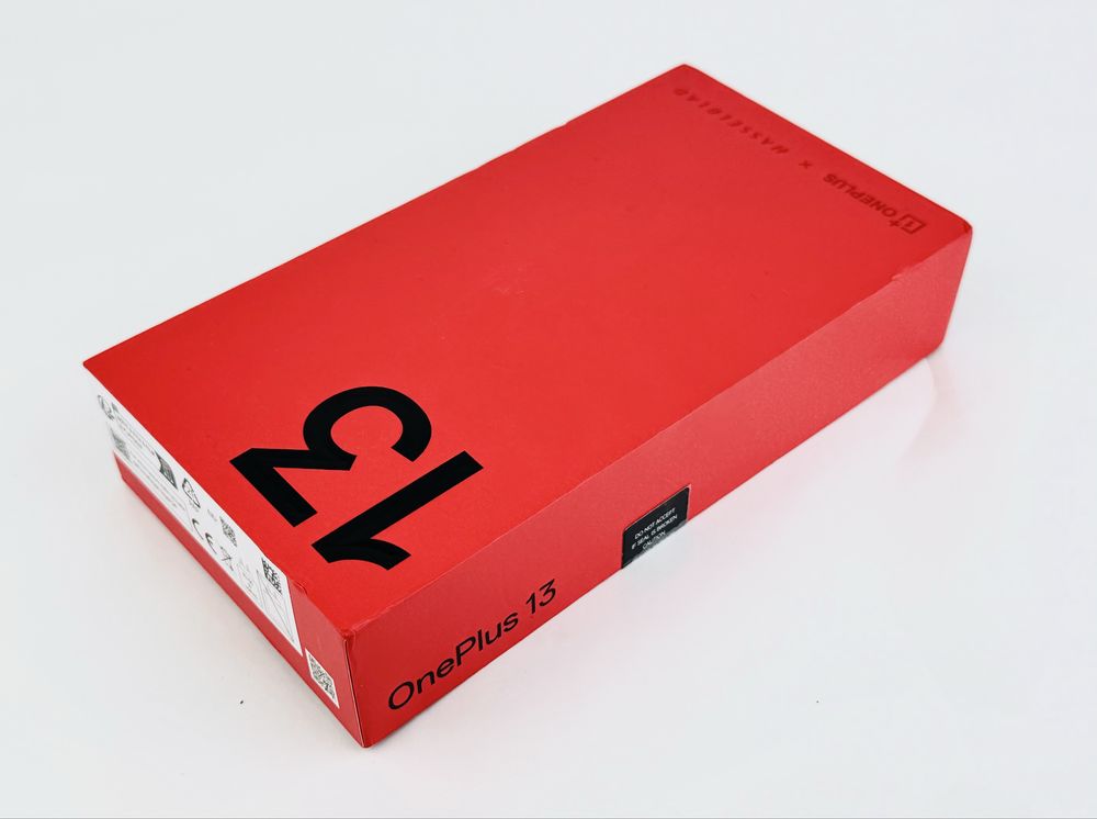 НОВ! OnePlus 13 5G 16RAM 512GB Black Eclipse Гаранция