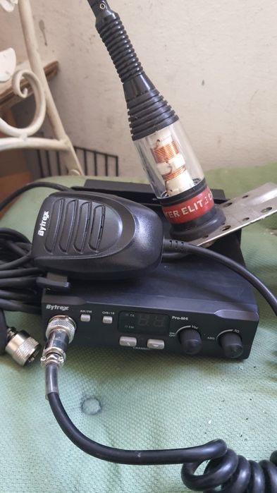 Statie radio a CB Bytrex Pro-M4 nefolosita.Antena Sunker Elite CB115
