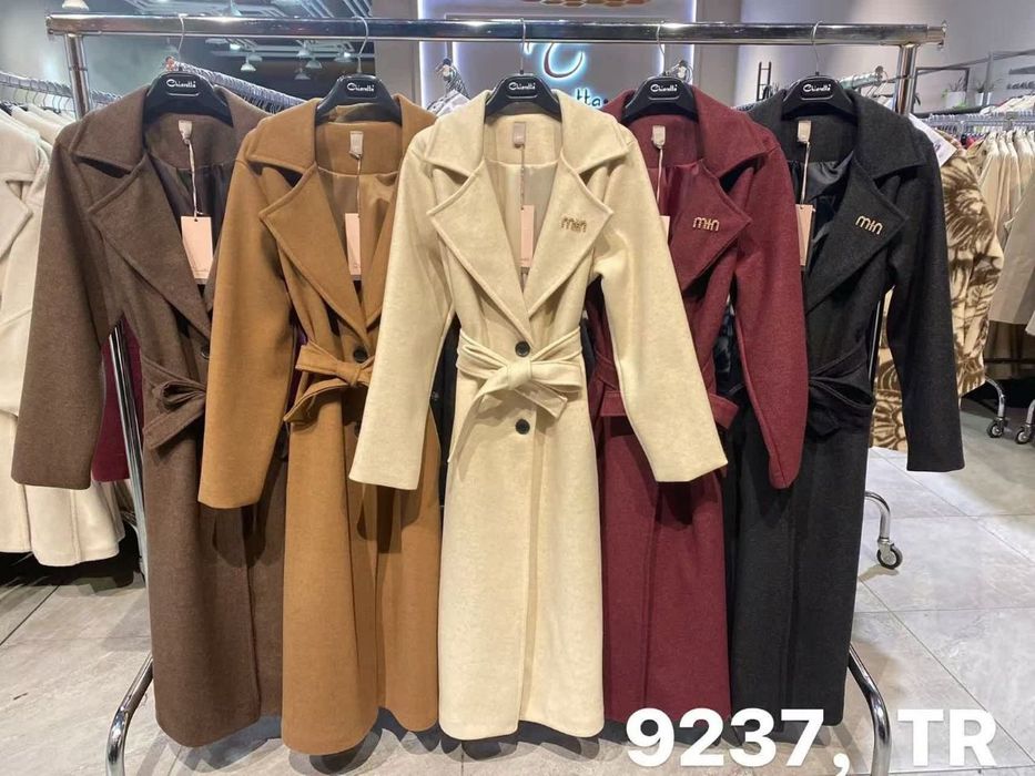 Paltoane dama modele noi pe comanda