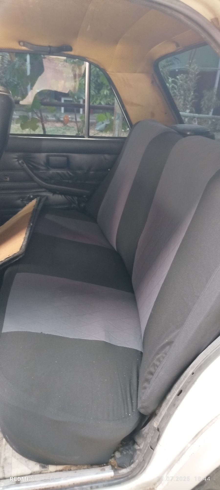 Moshina sotiladi VAZ 2106
