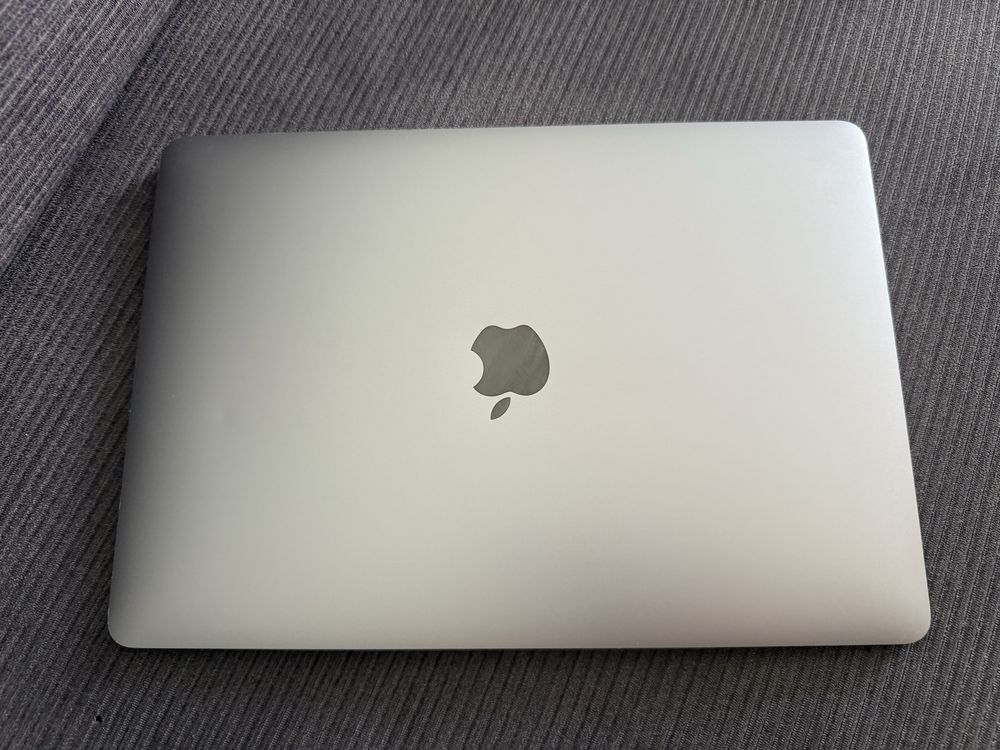 MacBook Air     Retina, 13- inch 2020