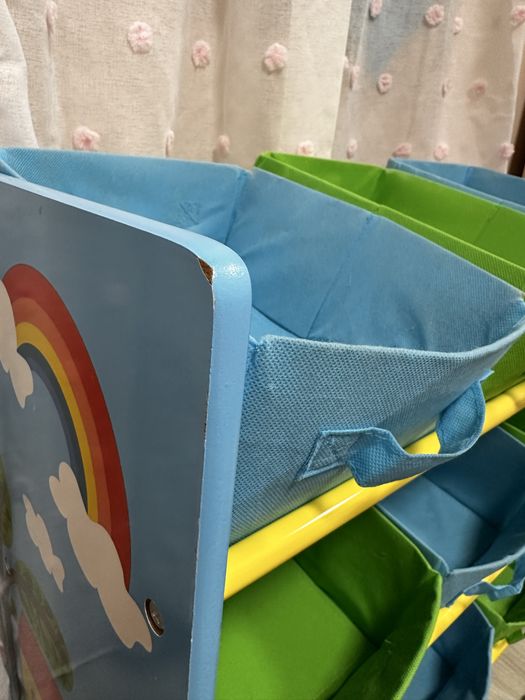 Детска етажерка за играчки