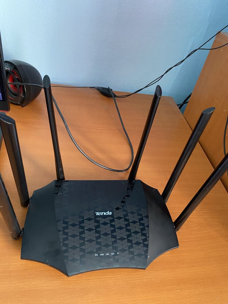 Router Tenda AC2100