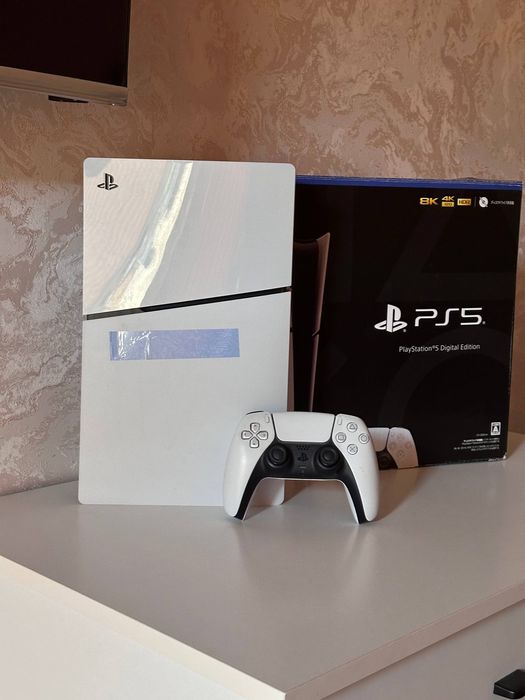 PlayStation 5 Slim Digital Edition 1 TB — как новая! Полный комплект