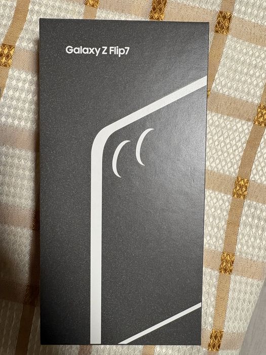 Samaung Galaxy Z Flip 7