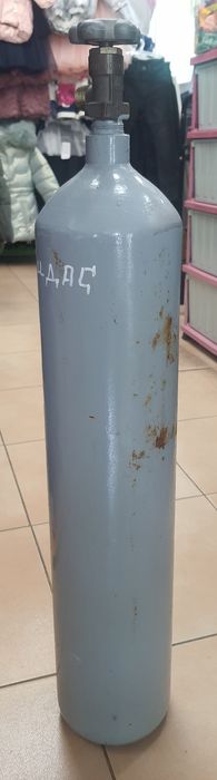 Продавам бутилка за хелий