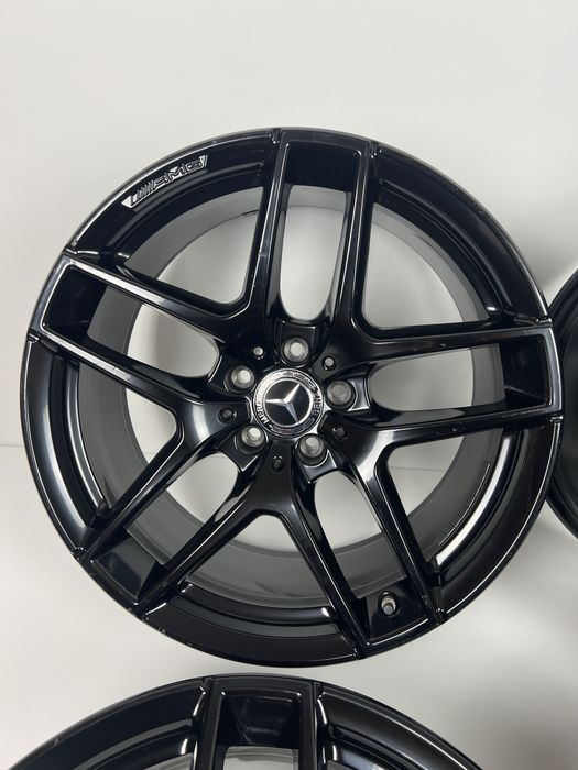 Se vinde set jante originale Mercedes Benz AMG R19