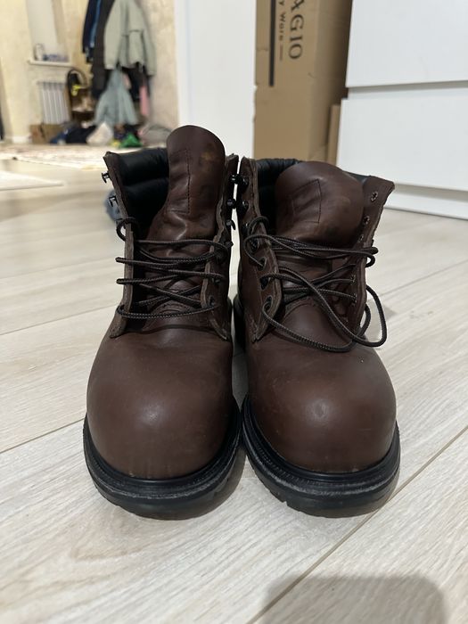 ТШО ботинка сатамын. Жазғы ботинка 41.5, қысқы ботинка 42.