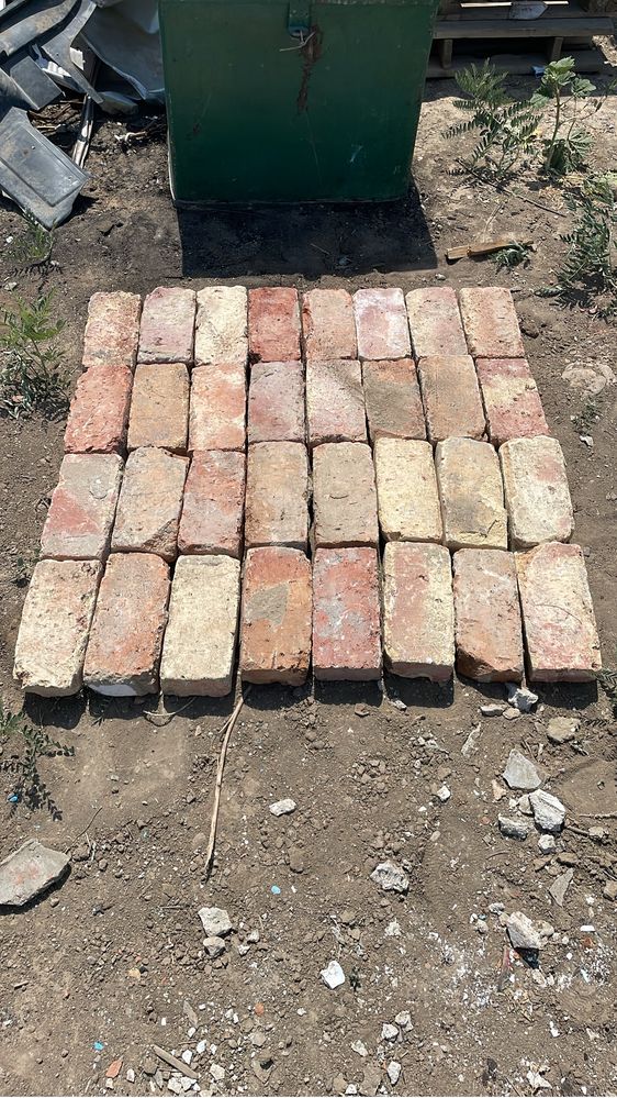 Продаётся красный кирпичь