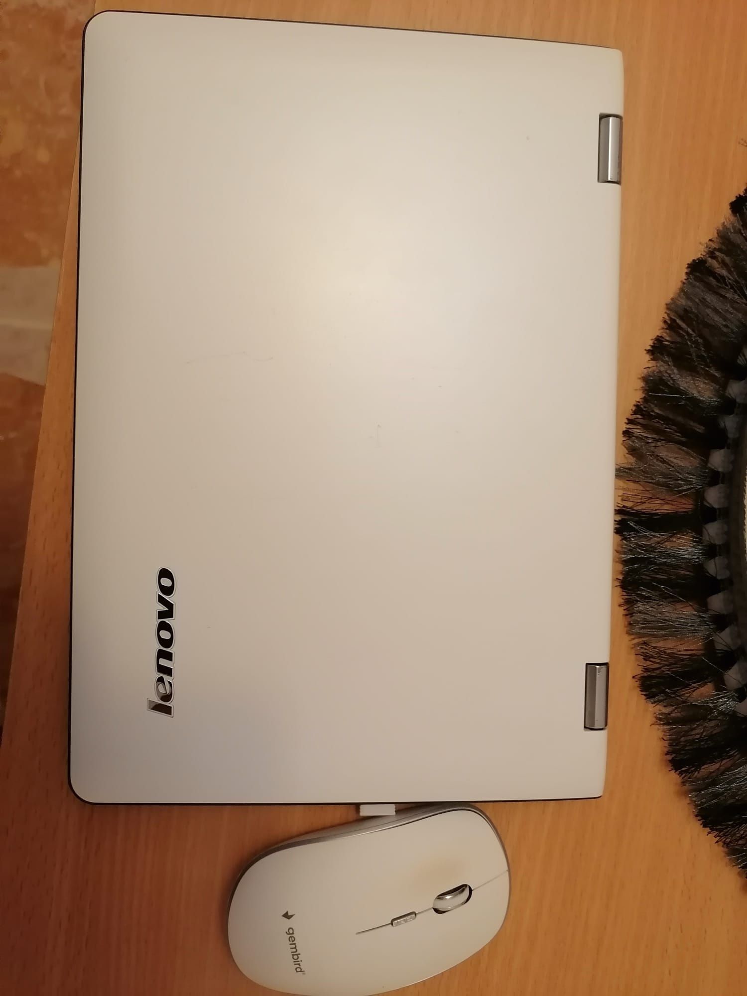 Laptop Lenovo yoga 11.9 inch touchscreen