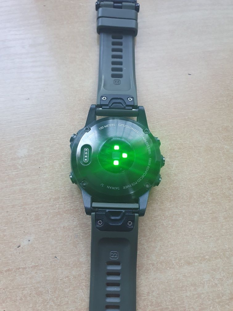 Часовник Garmin Fenix 5