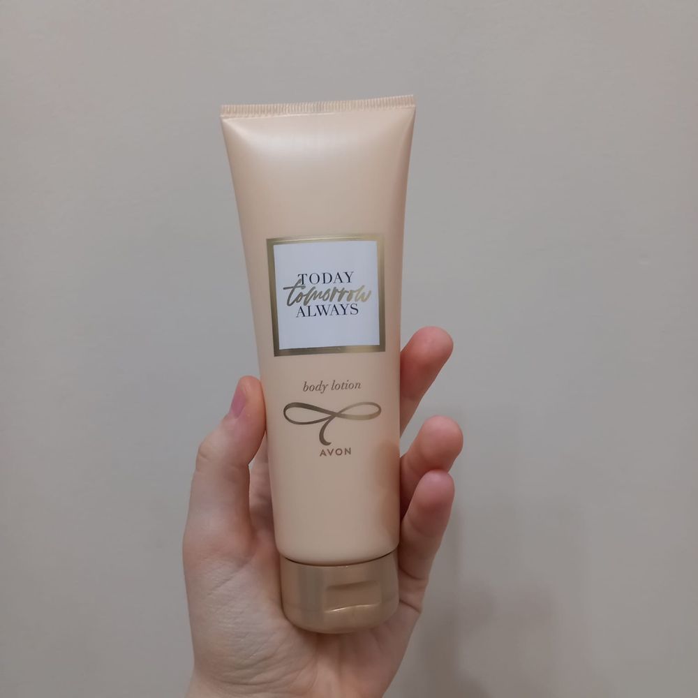 Parfum Today Tomorow + cremă de mâini