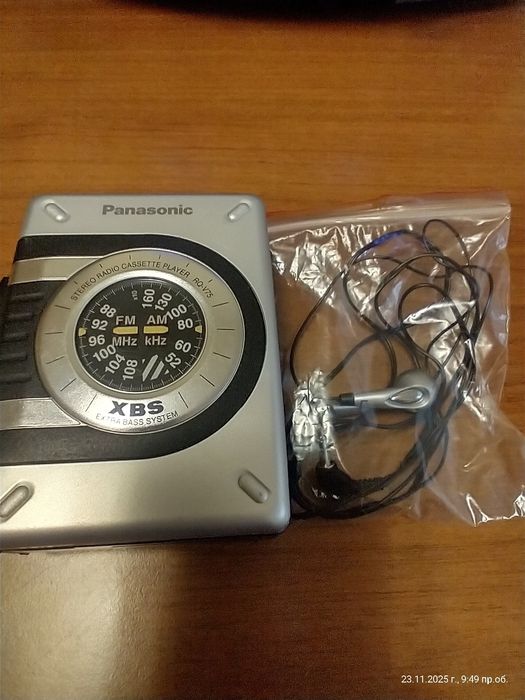 Музикален касетен плеър (уокмен) с вградено AM/FM радио