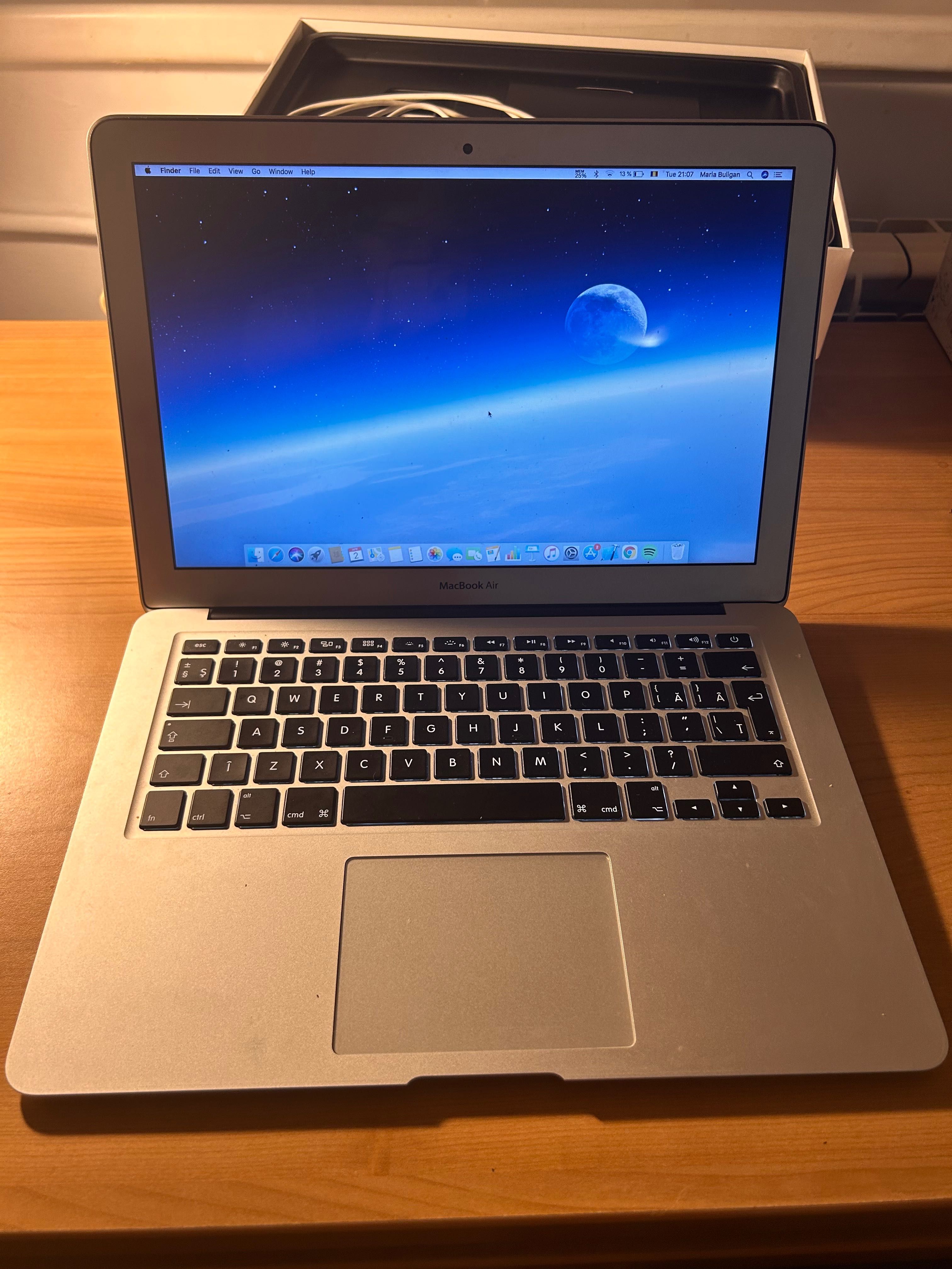 MacBook Air 2017 High Sierra 13-inch