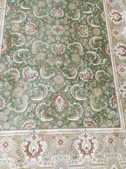 Продам ковер 2 на 3