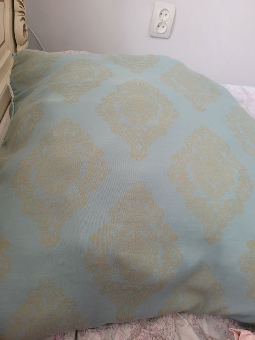 Продам подушку, чистая