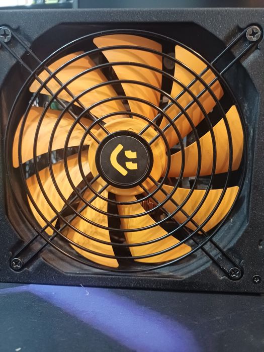 Vând sursă pc Njoy Woden 650W 80 plus gold