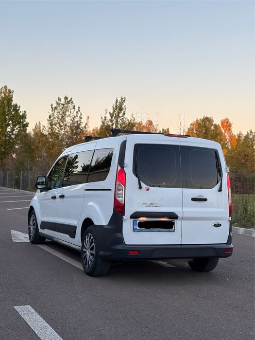 Vand/Schimb Ford Transit Connect 1.6 Tdci fab 2015 model Maxi 5500€