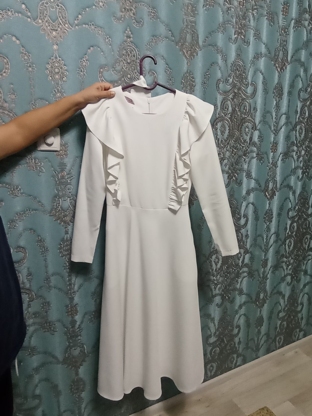 Белые Платья 40,42 размер новый