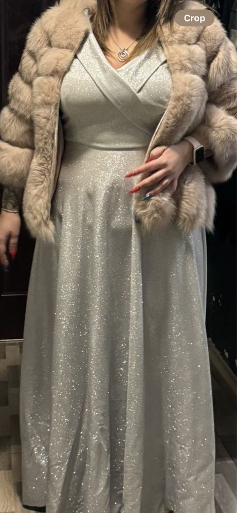 Сребърна рокля